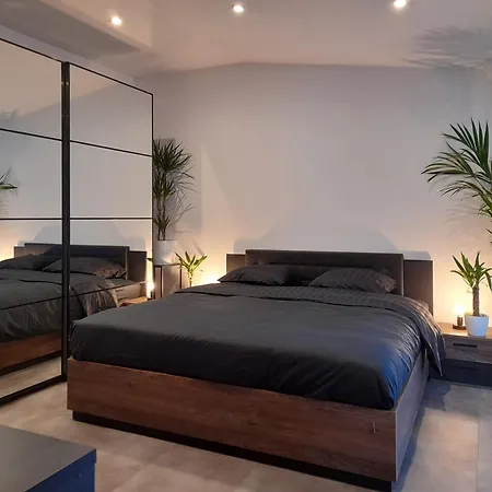 De Luxe Avec Gasthof